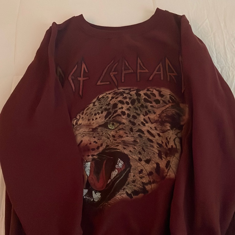 def leppard maroon sweatshirt